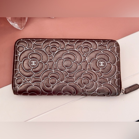 RARE Chanel Camellia Flower Long Zippy Wallet Metallic Silver - Picture 3 of 15